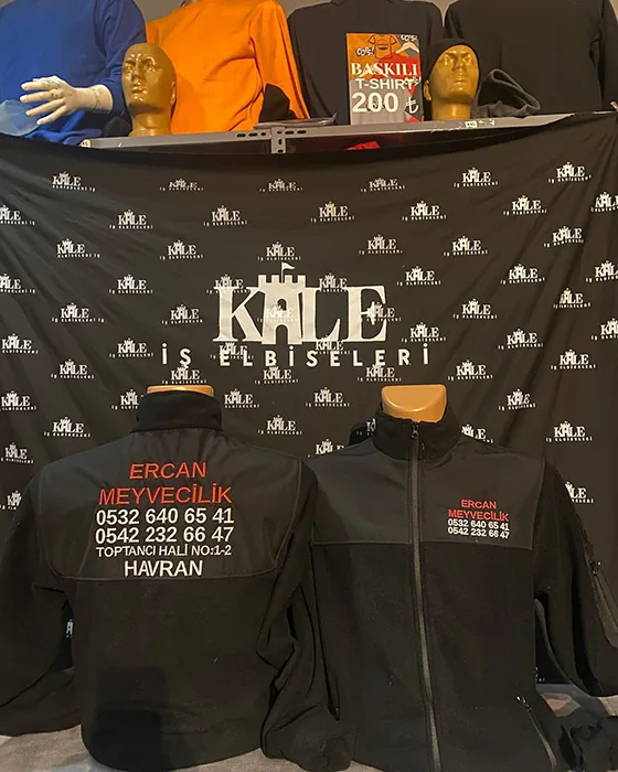 Soğuk Havalarda İş Hayatına Uygun Kıyafetler “Soğuk hava koşullarına karşı iş yerinde konforlu kalın! 🧣💼 Kışa özel iş kıyafetlerimiz ile hem korunun hem de rahat edin.  KALE İŞ ELBİSELERİ  #işkıyafetleri #işelbiseleri #personelgiyim #workwear #işelbiseleri #corporatewear #workuniform #uniforms #işkıyafetleri #professionalwear #employeeuniform #businessattire #workclothes #kıyafetönerisi #uniformdesign #workapparel #uniformstyle #workwearfashion #workwearstyle #işyerindegiyim #staffuniform #işyerikıyafeti #workuniforms #çalışankıyafeti #i̇şyerindeşıklık #işhayatindatarz #işyerindegiyim #İşKıyafetiTavsiyesi #rahati̇şkıyafeti #i̇şyerinderahatlık #PratikİşKıyafeti #işgiyim #günlüki̇şkıyafetleri
