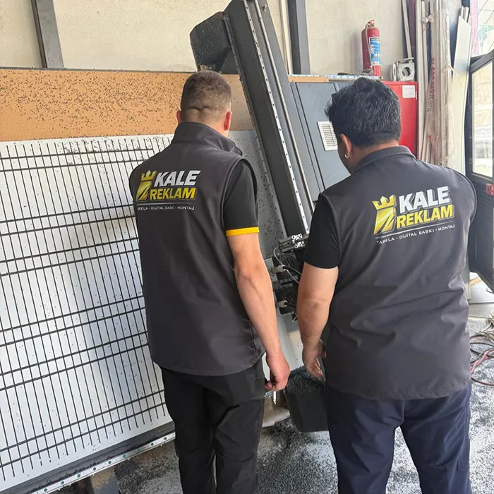 kale reklam iş başında....💪