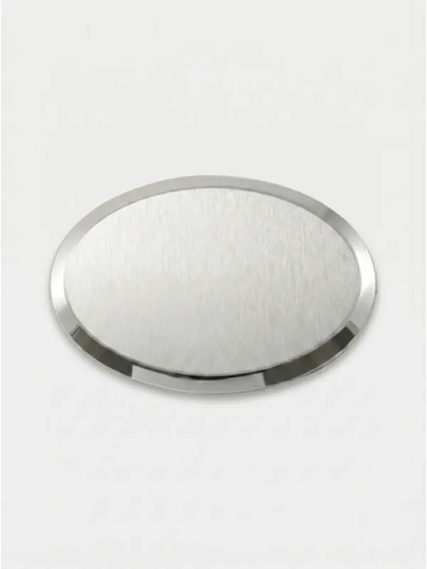 Yaka İsimliği Süblimasyon Oval Metal Gümüş için oval isimlik ön yüzeyi, yaklaşık 3.7 x 6 cm baskı alanı logo uygulamalı ürün görseli